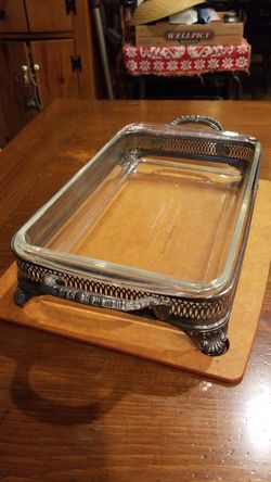 SILVERPLATE CASSAROLE HOLDER&DISH