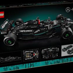 New In Box Mercedes-AMG F1 W14 E Performance car Lego Set #42171
