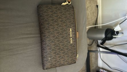 MK women’s wallet