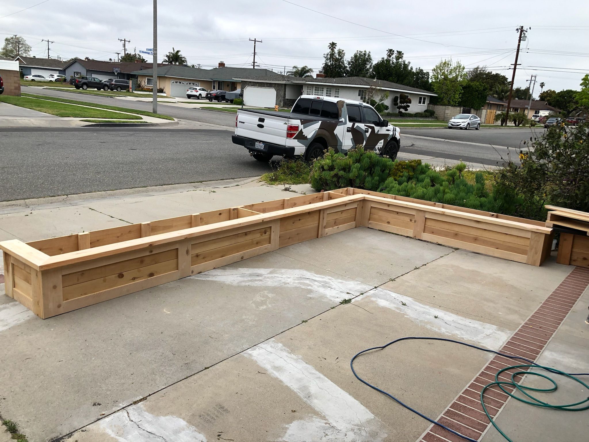 Custom Beautiful privacy wall Frame Planter Box Garden Bed cedar redwood,All Products : American Fashion Style Bags On Sale