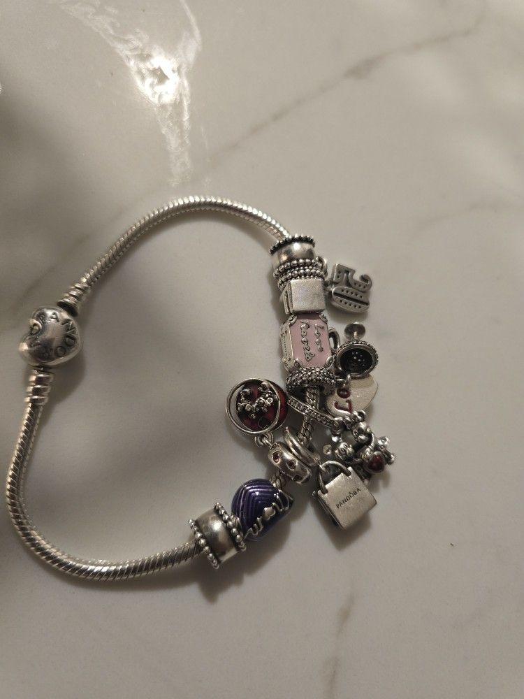 Silver Pandora Bracelet W/10 Charms