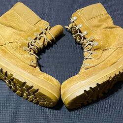AlM Military Boots Size 7 