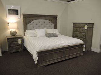Steve Silver Highland Park Driftwood King Tufted Bed - Driftwood Gray Wood With Beige | Headboard