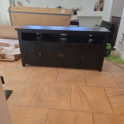 Hutch /tv Stand