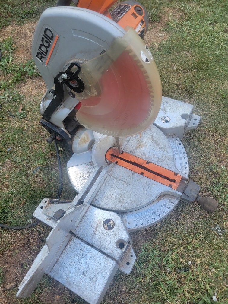 RIDGID MITER SAW WORKS GREAT. WAS ASKING 190.00 TODAY I.LL TAKE 150.00 CASH