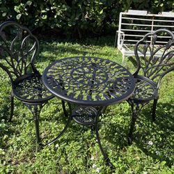 Patio set brand new in the box