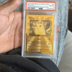 Gold Collectible Pikachu 2021 Premium 