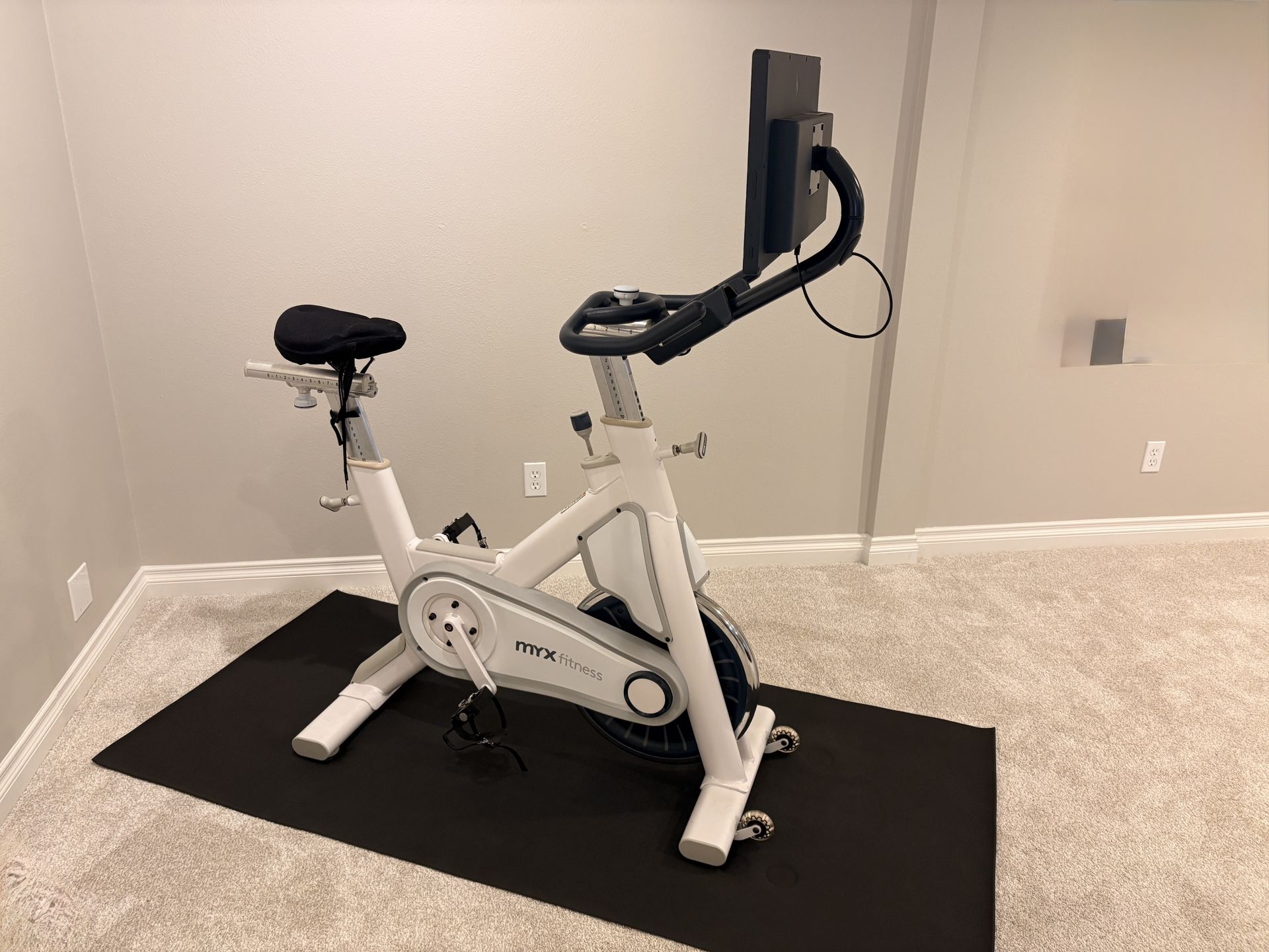 BODi Bike, Spin bike
