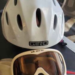 Giro Fuse Ski or Snowboard Helmet, Size M, White, 55.5 to 59cm, Gently Used w/ Bolle IREX 100 Ski/Snowboard Goggles