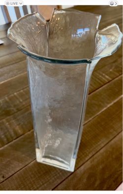 Vintage Handblown Clear Handkerchief Glass Vase – Flared Ruffle Top