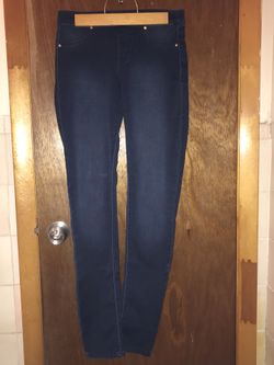Skinny women’s pants barely used , great condition.