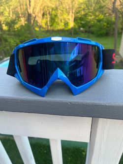 Sport goggles