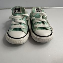 Converse Toddler Size 5