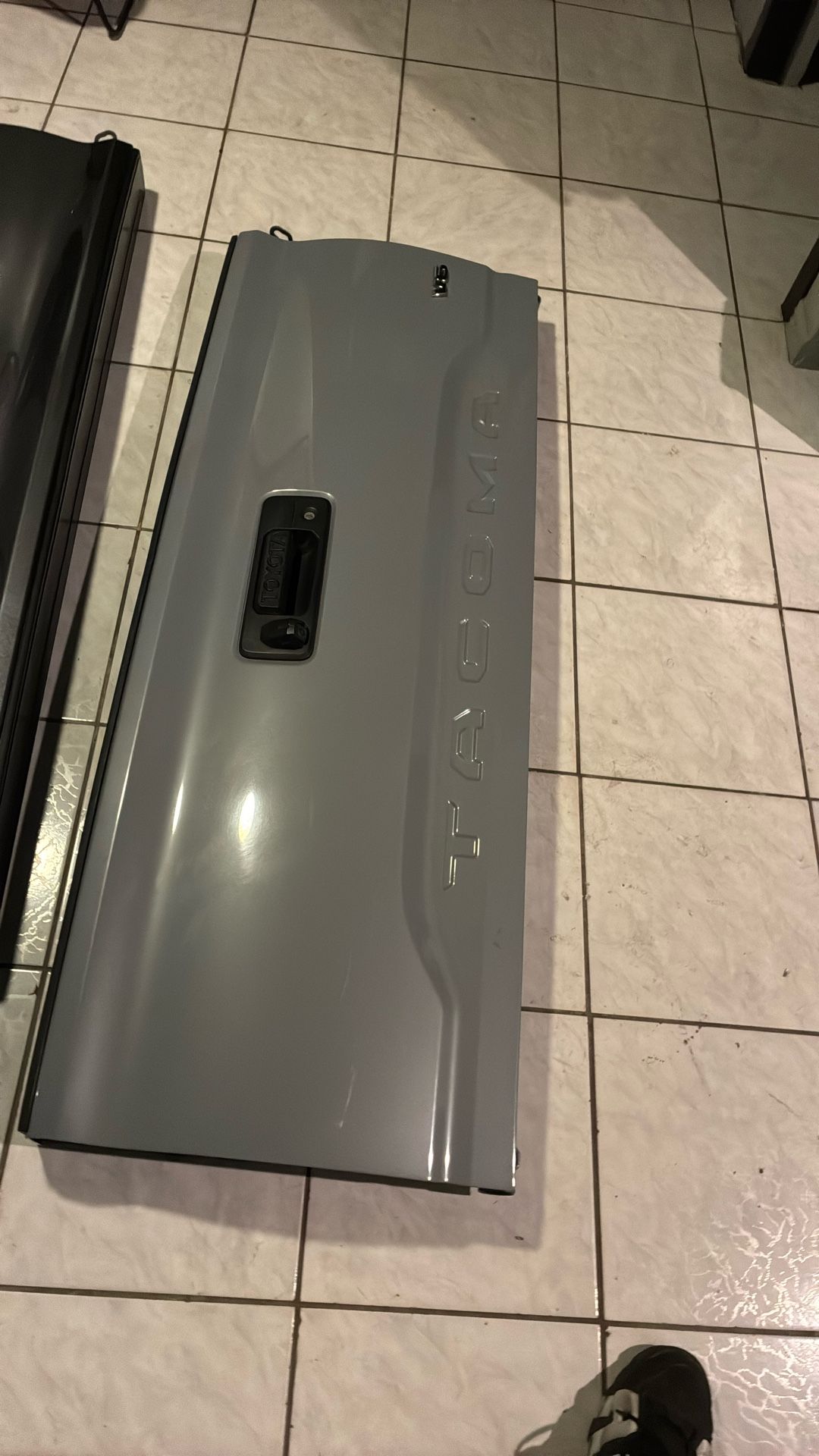 Toyota Tacoma Tail Gate