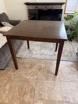 Table & Chairs