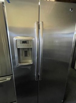 GE  Side By Side Stainless Steel Refrigerator Fridge
