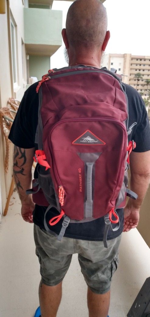 High Sierra Pathway 40 Backpack