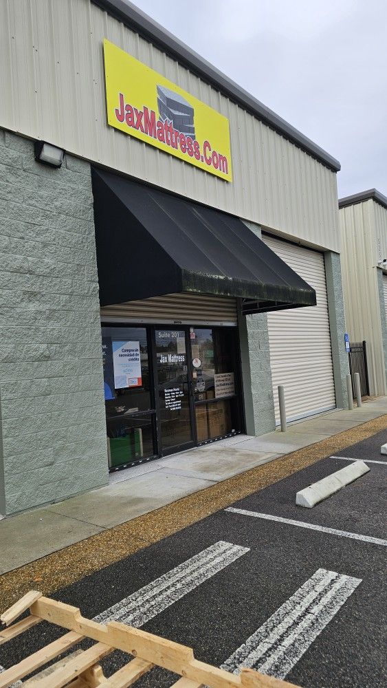 GG Diamond Mirrored Console New In Box Free delivery