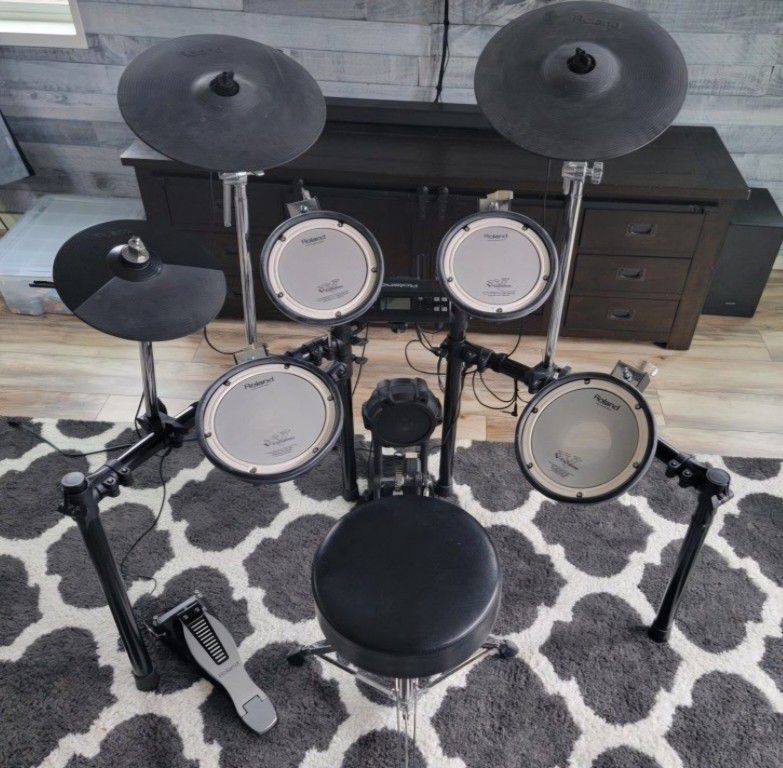 Electric Rolland Drumset