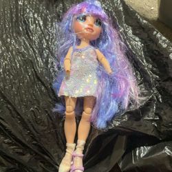 Rainbow, high doll hands are missing comes exactly as photographed