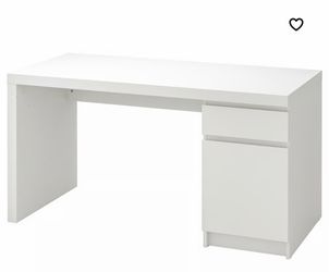 IKEA MALM desk- Excellent condition