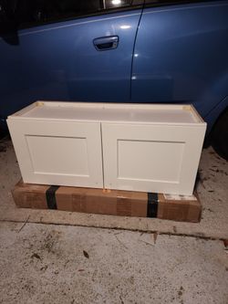 White shaker wall cabinets (2)