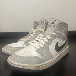 SIZE 7.5 W0MAN - Nike Air Jordan 1 Mid Grey Fog 