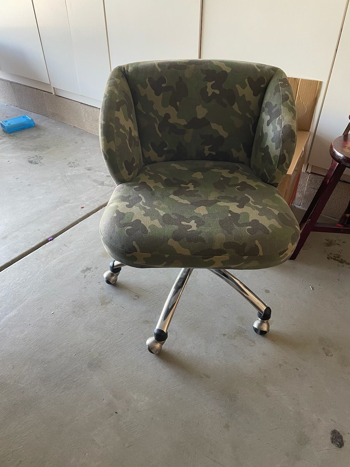 Pottery barn Northfield Camo Wingback Desk Chair teen Northfield Camo Wingback Desk Chair
