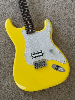 Fender - Stratocaster - Tom Delonge