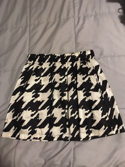 Adorable Skater Skirt Fully Lined Size Small With Pockets !!!