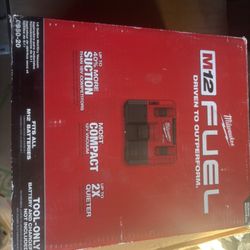 Milwaukee M12 Fuel Vacuum 