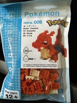 Nano Blocks. Charizard