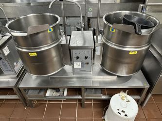 Cleveland Twin 12 Gallon Tilting Kettles