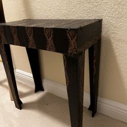 Decorative Accent Table / Display Stand