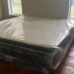 MATTRESS-SET NEW KING PILLOW-TOP SIZE AND BOX SPRING-2PCS-OFFER DELIVERY 