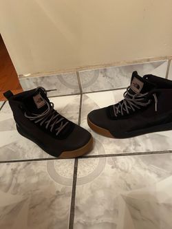 North face shoes (size9m)