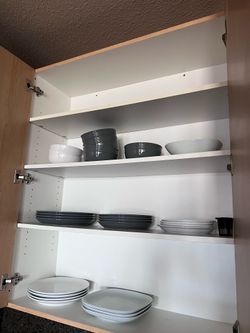 🌟 Good Condition Kitchenware Set – Perfect for First Apartment or Small Family! 🌟