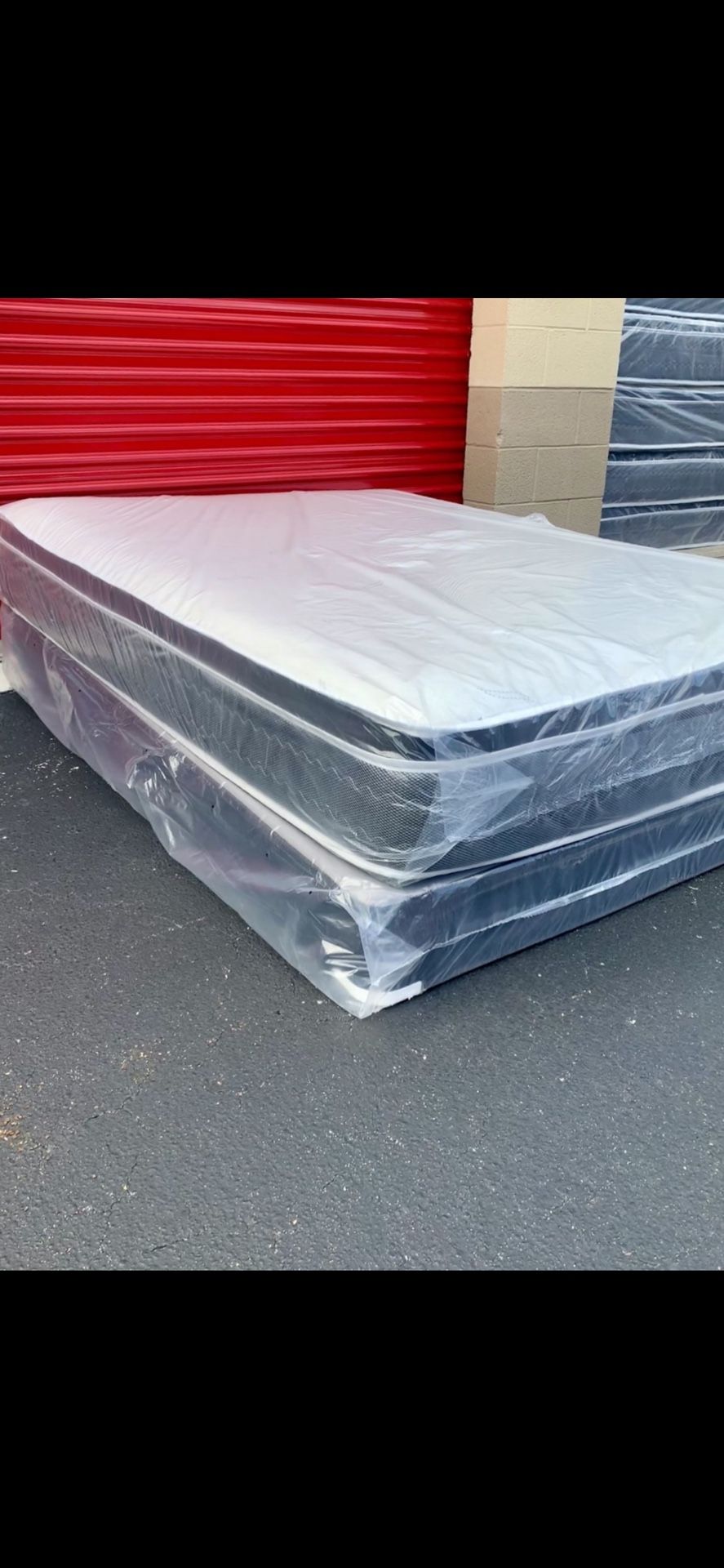 NEW Mattress Queen Size Pillowtop With Box Spring // Offer 🚚