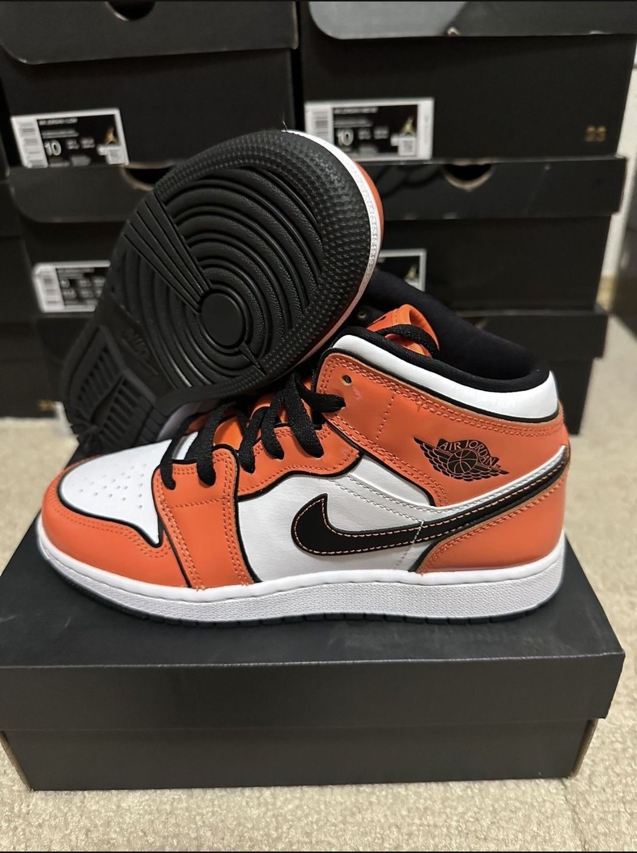 Nike Air Jordan 1 Mid SE GS Turf Orange Black White BQ6931-802 Sz 4.5Y Brand New 