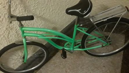 Huffy beach cruiser bicycle