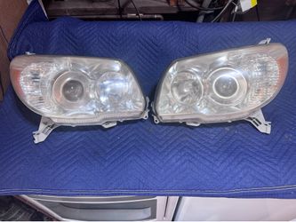 2007 to 09 Toyota 4Runner OEM Headlights