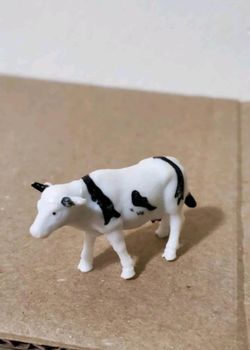 Safari Ltd Farm TOOBS Cow Figurine White Black Spotted Miniature Animal Toy