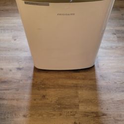 Portable Frigidaire air conditioner 