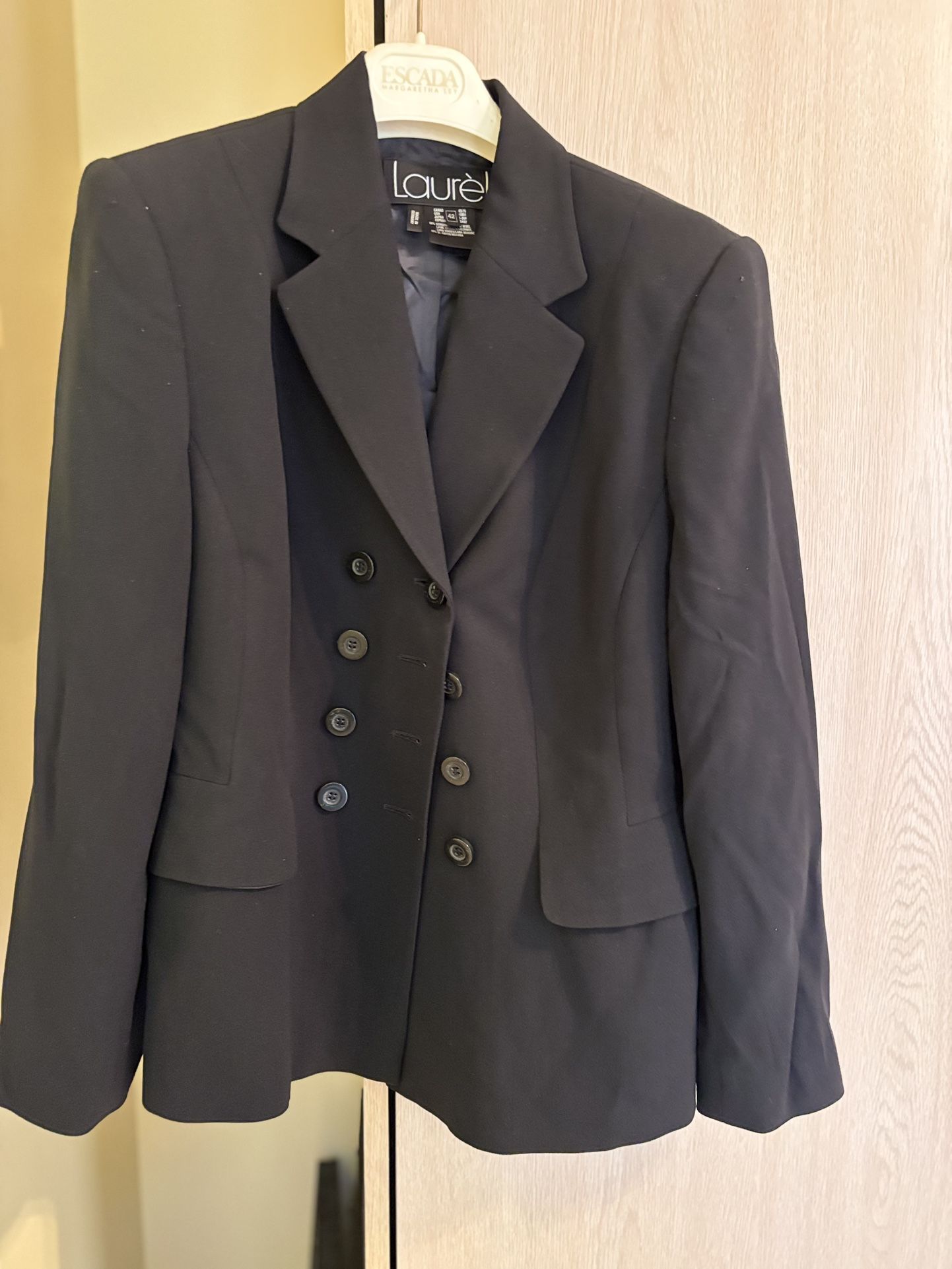 JUST REDUCED!!!!!! Black Laurel Ladies Blazer