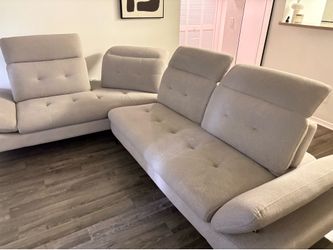 Adjustable L-shaped couch