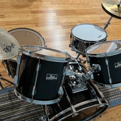Drum set: 70’s Pearl Set, Rewrapped, New Headers