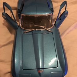 (Toy)1965 Chevrolet Corvette 1:18 Model 