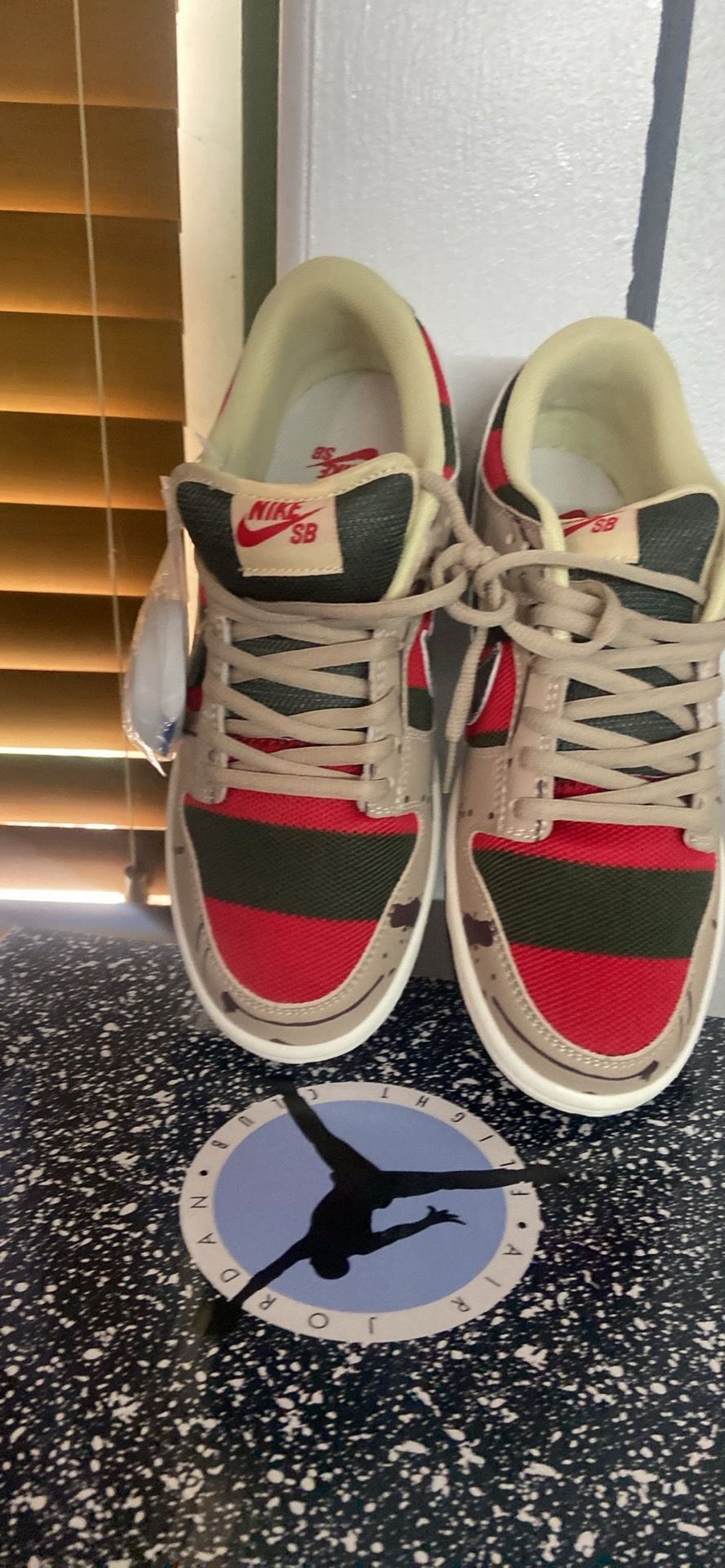Shoes s. Nike size. 5.5 men women 7.