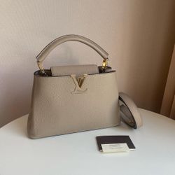 LOUIS VUITTON Capucines BB