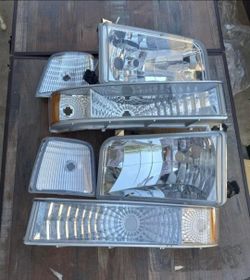 92-96 Ford F-150-F-350 / Ford Bronco Headlights Faros Calaveras Micas Luces Lamps 